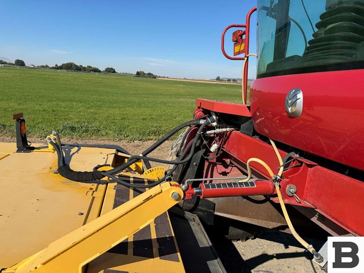 2013-new-holland-h8080-image-23