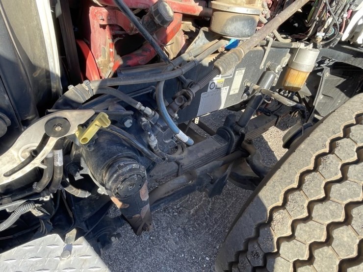 2018-peterbilt-367-image-34