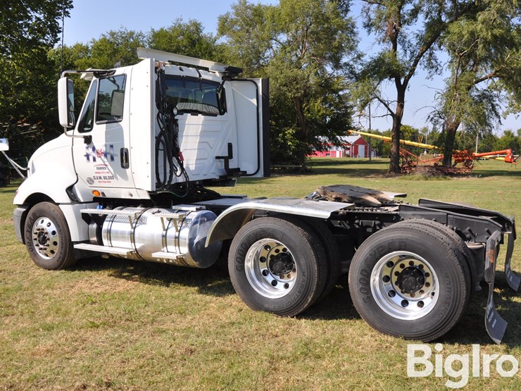 2016-international-prostar-image-3