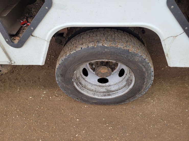 2012-ford-f550-image-16