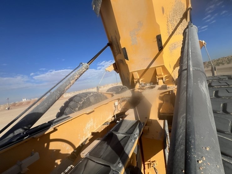 2021-volvo-a60h-image-47