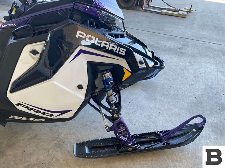 2022-polaris-matrix-pro-rmk-850-165"-snowmobile-image-23