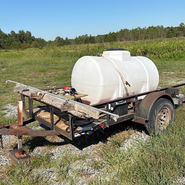#181 • UTILITY TRAILER WITH TANK AND ELETRIC SPRAYER