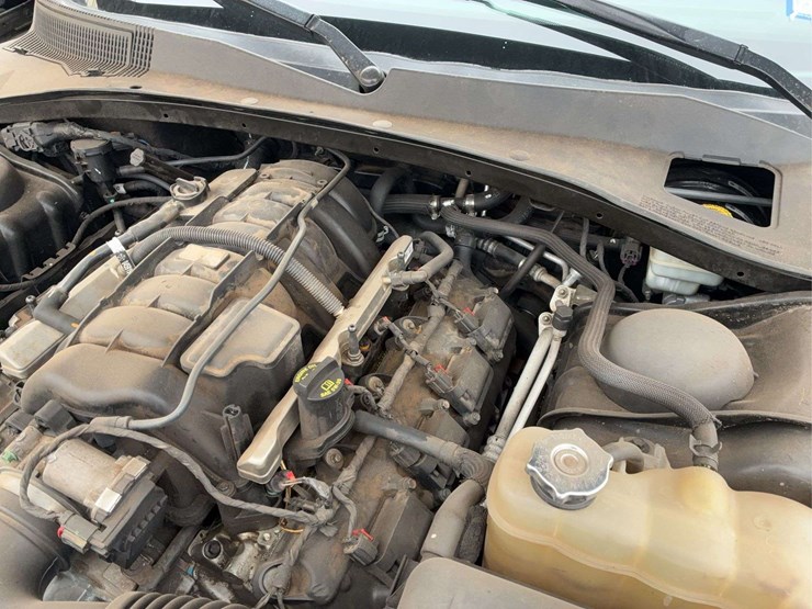 2012-chrysler-300-c-sedan-4d-image-27