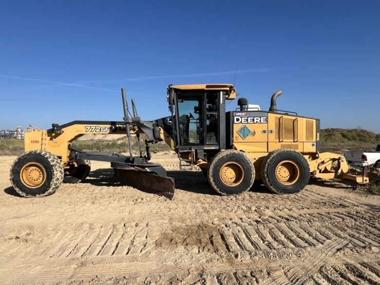 2011-deere-772gp-image-2