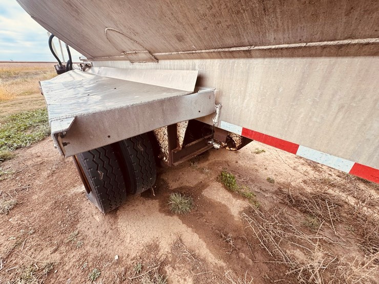 ledwell-feed-trailer-image-12