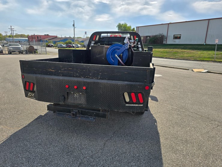 2017-gmc-sierra-3500-image-18