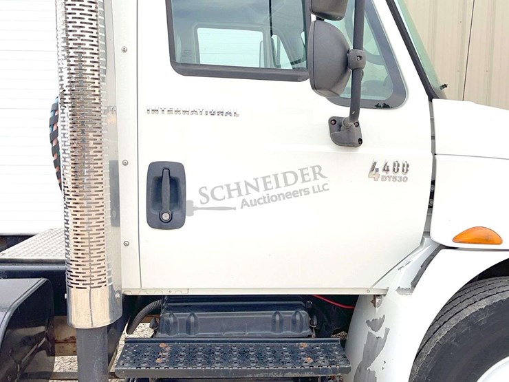 2003-international-durastar-4400-image-19