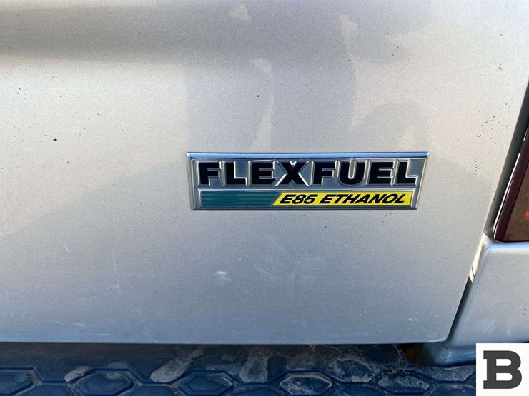 2013-ram-1500-pickup-image-16