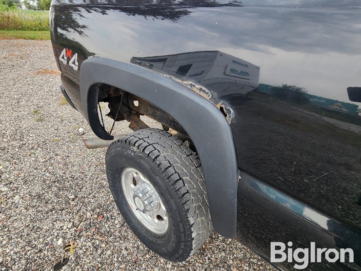 2006-chevrolet-silverado-2500-image-15