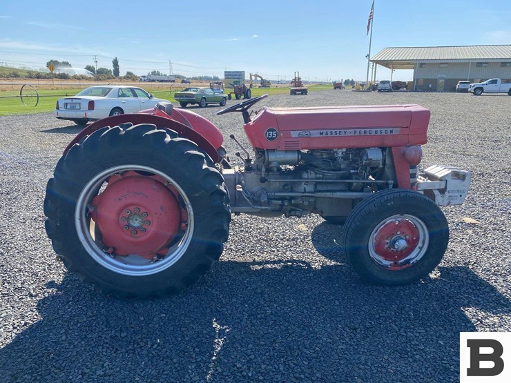 1971-massey-ferguson-135-image-6