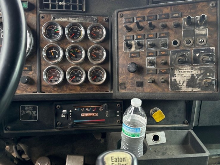 1998-kenworth-t800-image-14