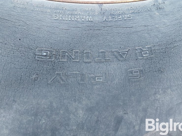 multi-trac-l/s-rear-tractor-16.9x34-bar-tire-on-john-deere-rim-image-16