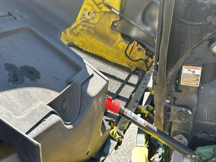 2023-peterbilt-579-image-35