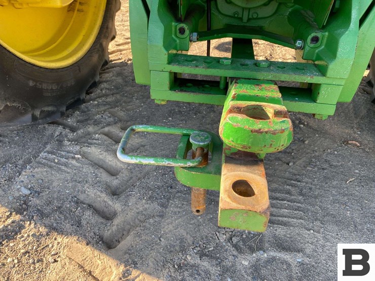 2011-john-deere-8285-tractor-image-32