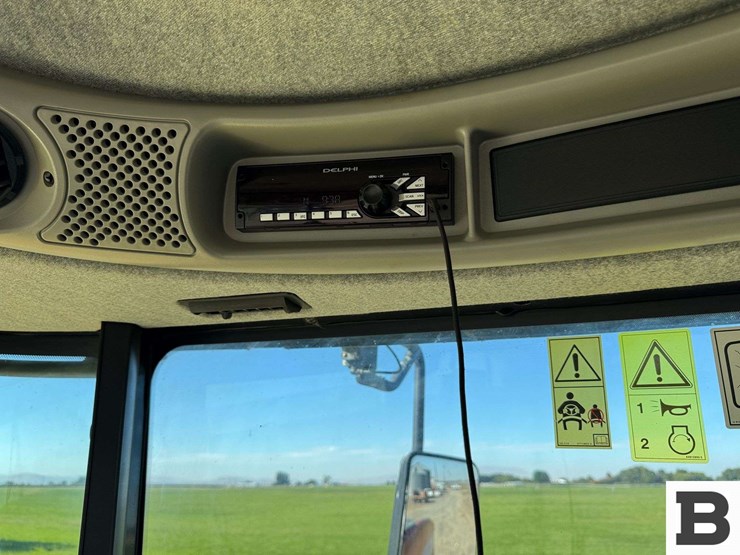 2015-new-holland-speedrower-260-image-69