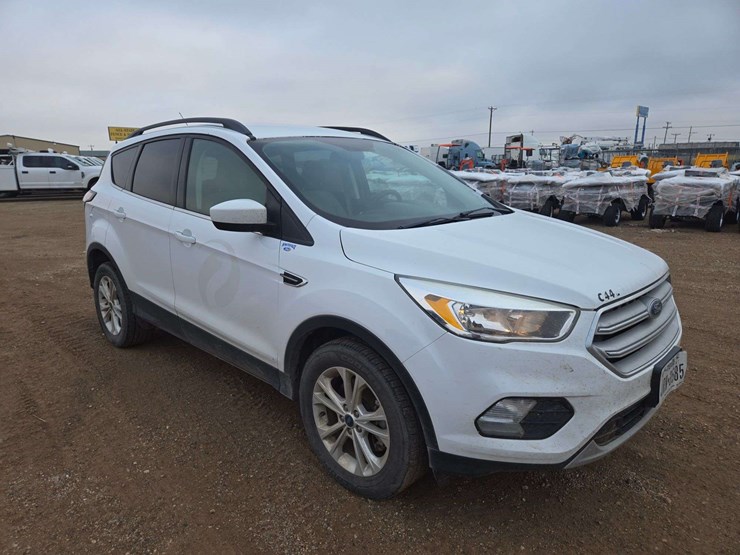 2018-ford-escape-se-image-2