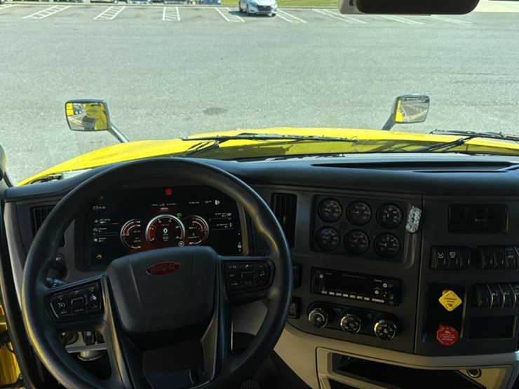 2023-peterbilt-579-image-62