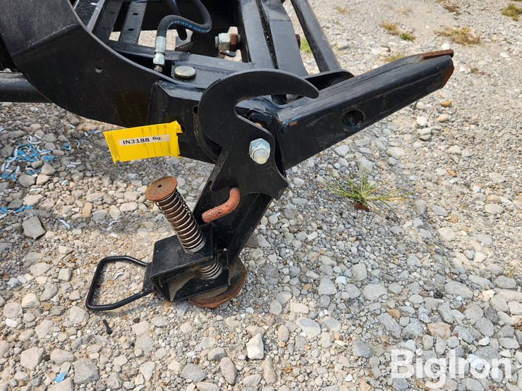 western-ultra-finish-7'-6"-snow-plow-image-10