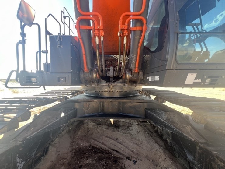 2018-hitachi-zx870-image-19