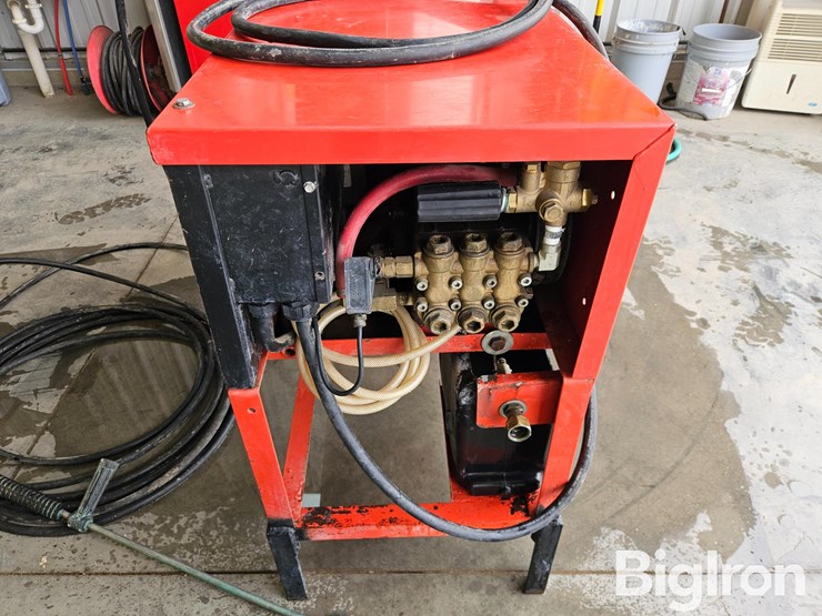 hotsy-1412ss-hot-water-pressure-washer-image-16