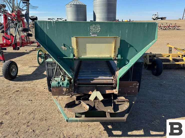 g&r-ag-products-compost-spreader-image-6