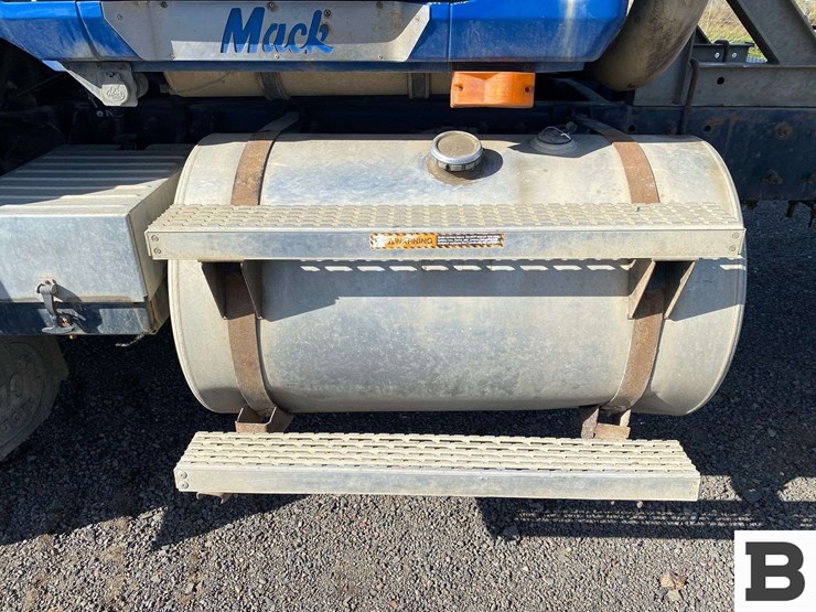 1995-mack-ch613-image-12