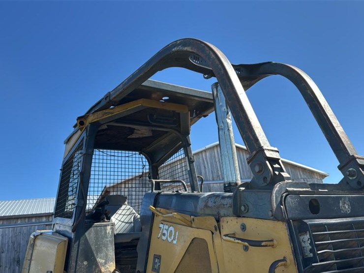 2008-deere-750j-xlt-image-48