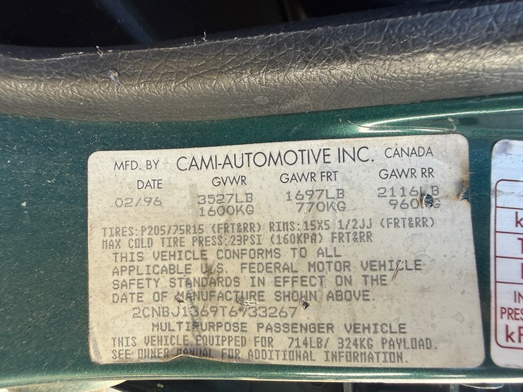 #37-•-#265-•-1996-geo-tracker-multipurpose-vehicle-(mpv)-image-24