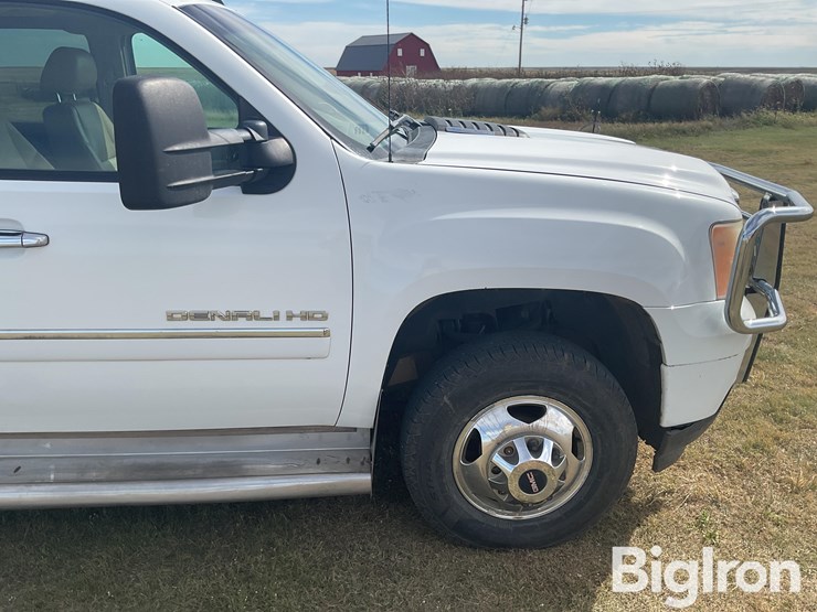 2012-gmc-sierra-3500-image-16
