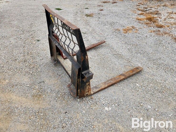 berlon-42"-pallet-forks-image-5