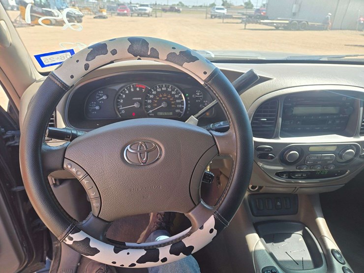 2005-toyota-sequoia-limited-image-10