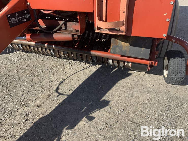 2001-hesston-856a-image-10