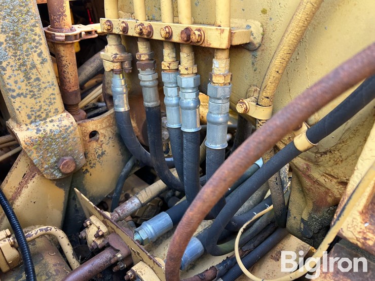 1981-caterpillar-613b-image-12