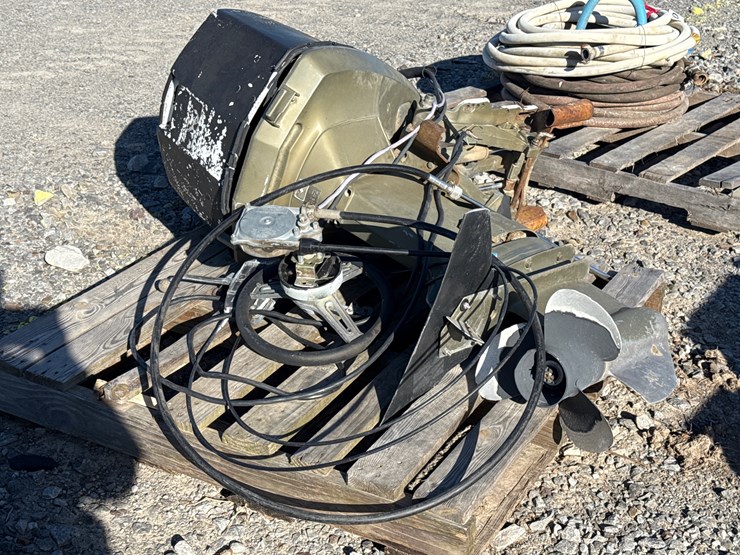 #26195-•-65hp-outboard-motor-image-4