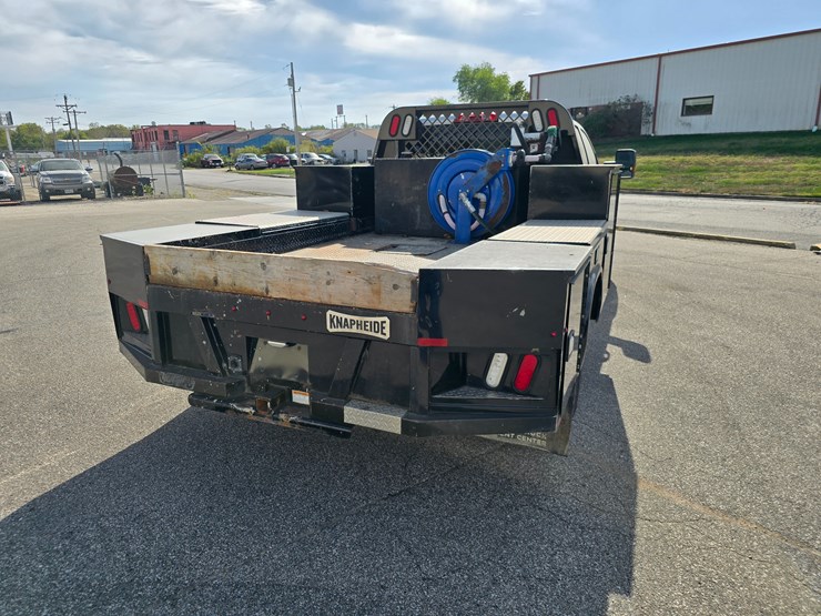2017-gmc-sierra-3500-image-17