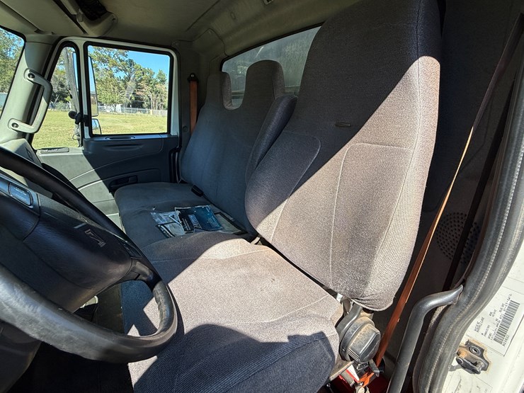 2013-international-durastar-4300-image-25