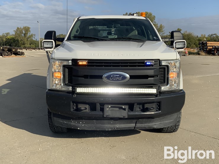 2017-ford-f350-xl-image-2