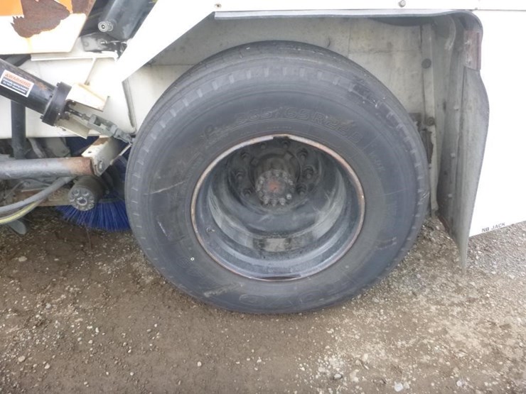 2013-global-m4-sweeper-image-17