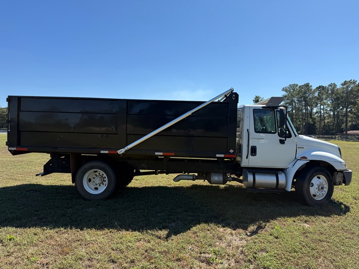 2013-international-durastar-4300-image-6