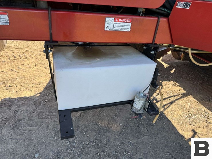 2013-new-holland-h8080-image-37