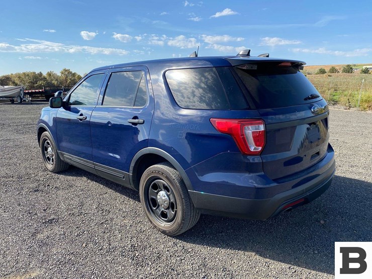 2017-ford-explorer-image-3