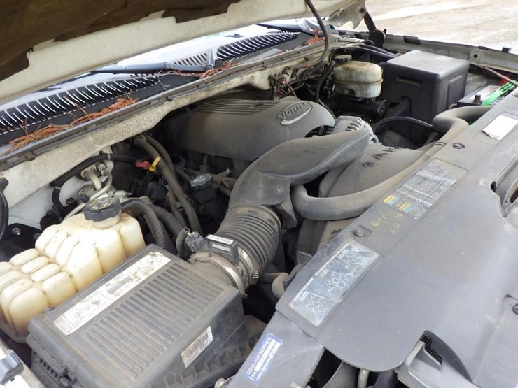 2003-chevrolet-2500hd-image-11