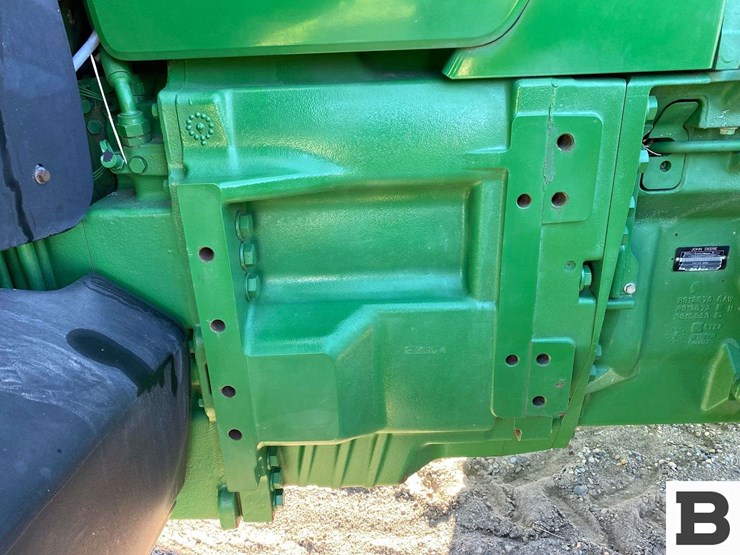 2011-john-deere-8285-tractor-image-41