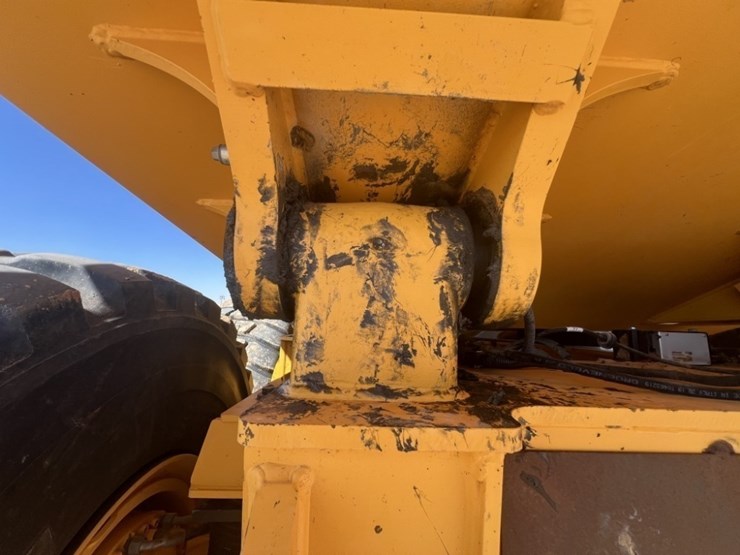 2020-volvo-a60h-image-25