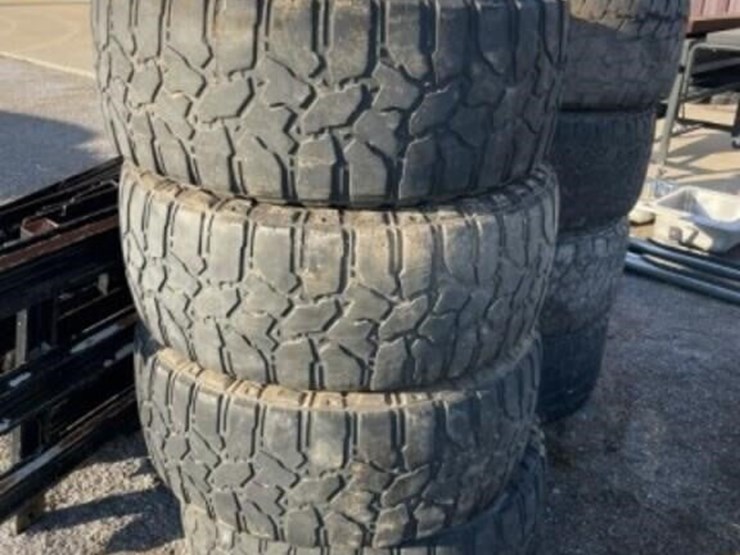 2--set-of-4-tires,-1-set-rims-image-5