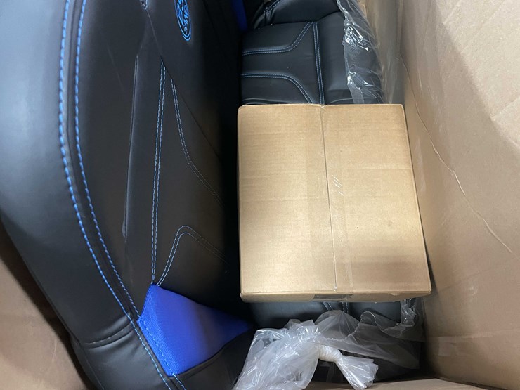 #8621-•-new-can-am-seat-(f)-image-12