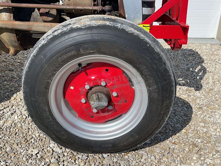 massey-ferguson-135-image-13