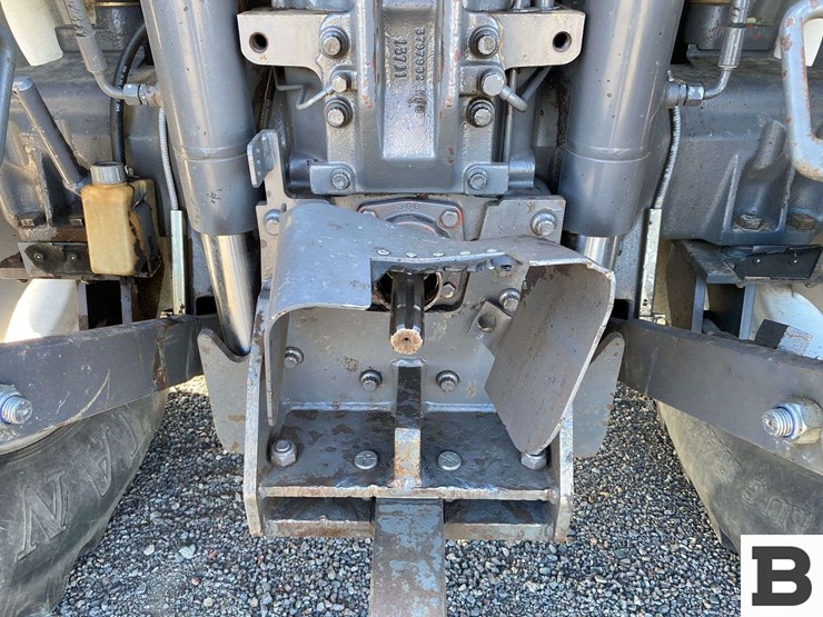 2012-massey-ferguson-5475-image-36