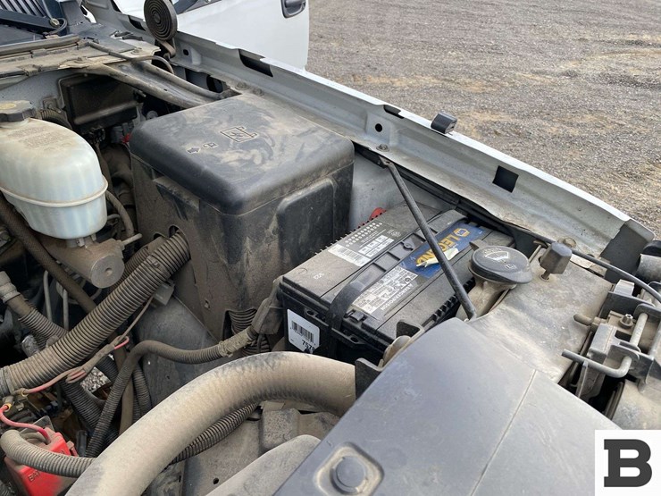 2004-chevrolet-silverado-3500-image-26